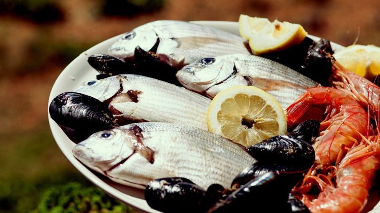 gli italiani in estate del 2021 mangiano pesce